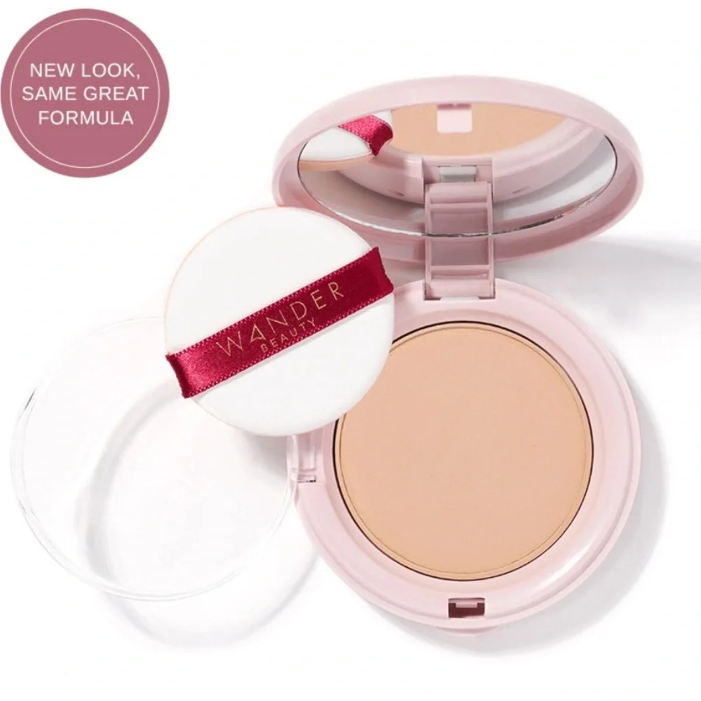 Wanderlust Powder Foundation - Picture 1 of 6